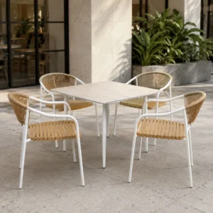 silla-tiana-metalica-respaldo-tejido-asiento-listones-para-restaurantes-exteriores-03 Silla Tiana de metal para restaurantes y cafeterías. Respaldo tejido y asiento con listones. Ideal para exteriores.