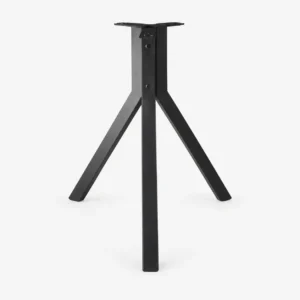 Base de metal Tripie para mesas de restaurantes y cafeterías.